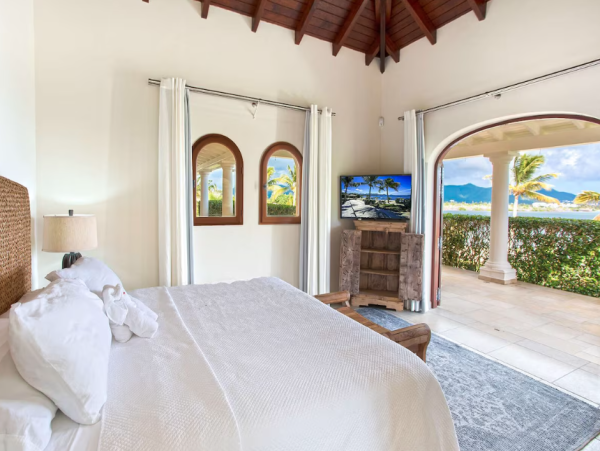 Bay Beachfront Luxury Six Bedroom Home in Saint Martin